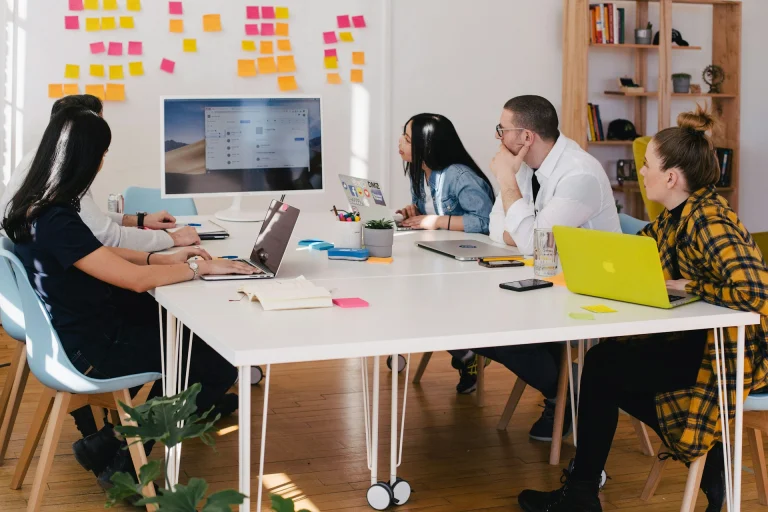 How Virtual Office Software Boosts Team Collaboration